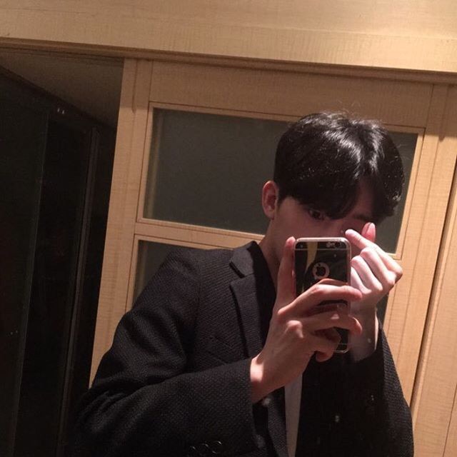 邵岩蓓贞