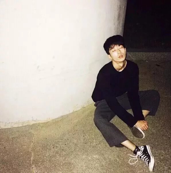 邹群志振