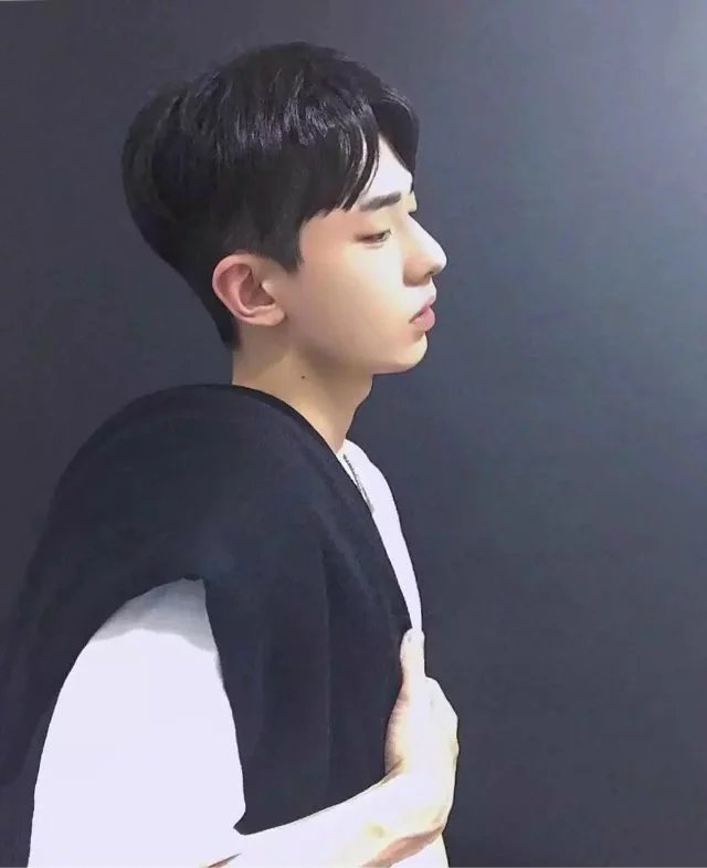 上官聪腾瑶